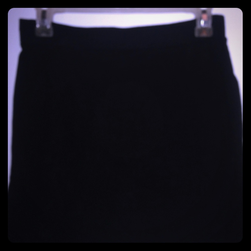 Short black skirt